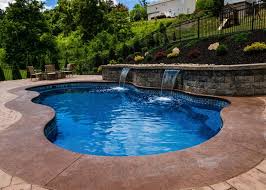 Fiberglass swimming pool 1